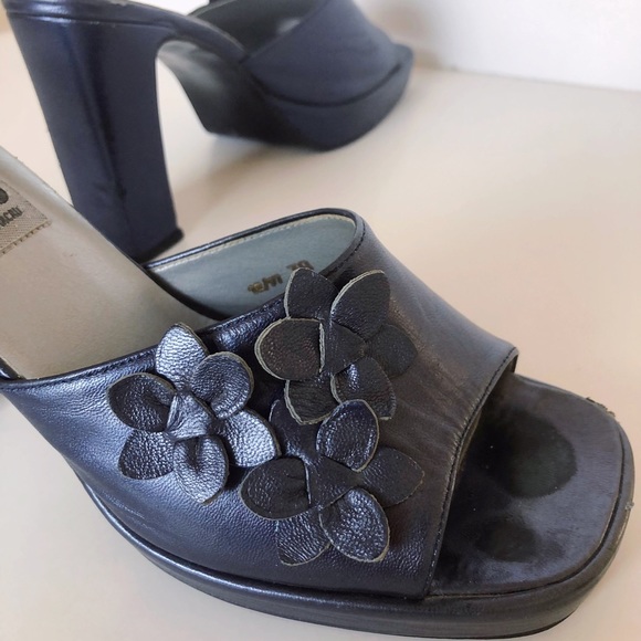 Vintage 90’s Aldo Platform Square Toe Heels - Picture 2 of 16